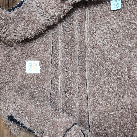 NWT Cali 1850 Urban Outfitters Faux Leather/Sherpa Vest Size Medium - Picture 7 of 9